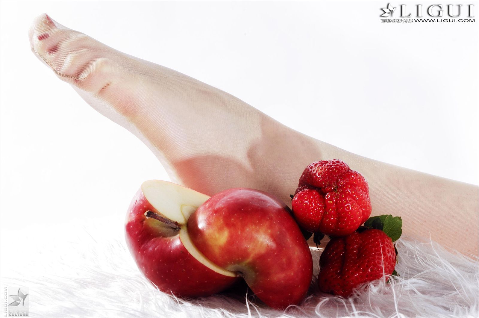 [Ligui丽柜]2012.09.20 Model 雯雯 国产性感美女图片